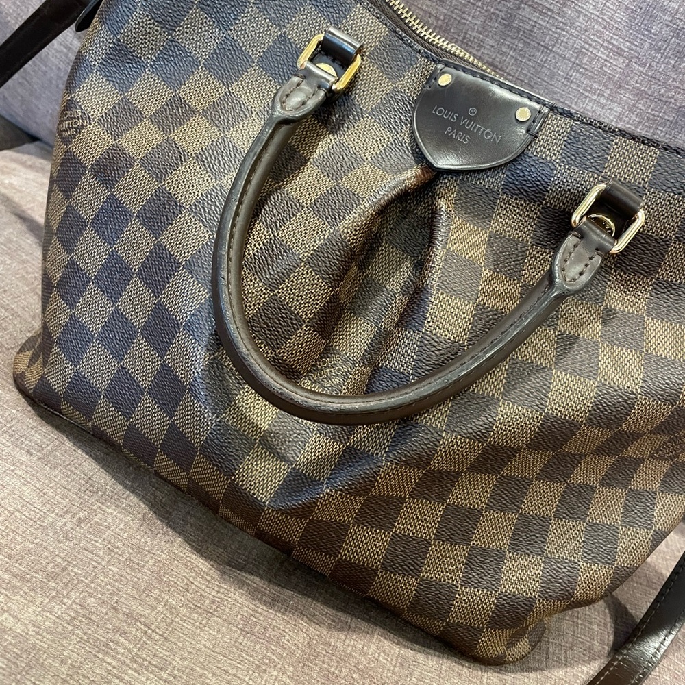 AUTHENTIC Louis Vuitton bag
